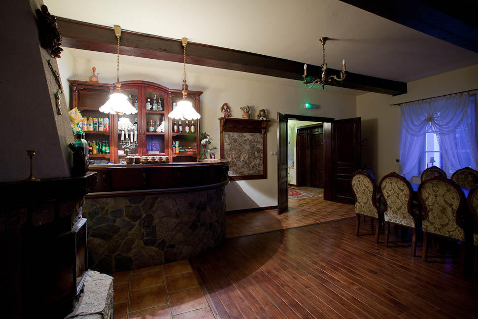Dwor Na Wichrowym Wzgorzu Bed & Breakfast Przybyslawice Exterior photo